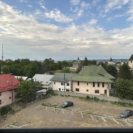 Appartement Apartament In Suceava, Zamca Extérieur photo
